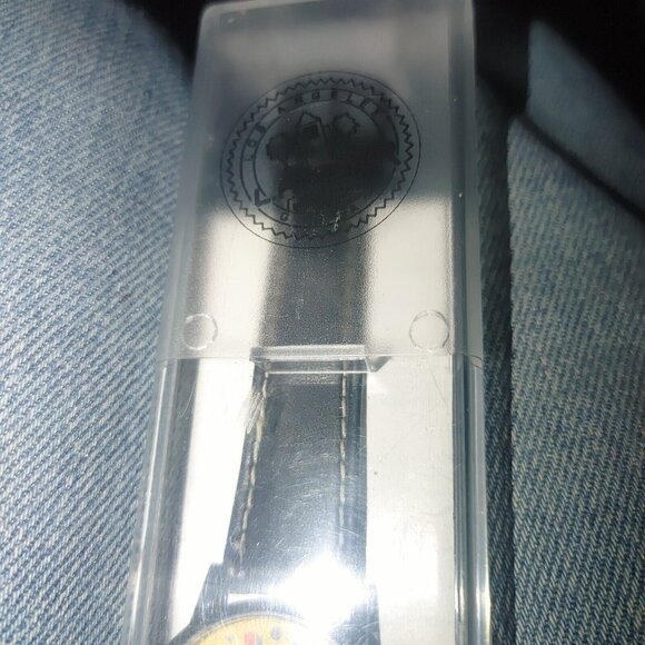 Vintage LA GEAR (swatch) Style Wristwatch With Face Protector Made In Hong Kong - Picture 6 of 9